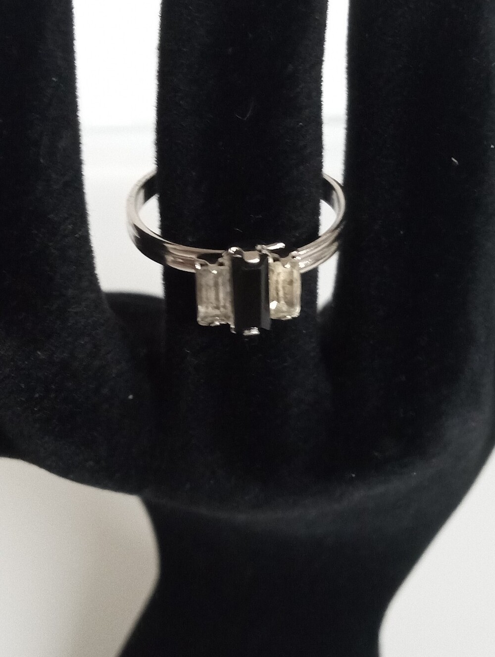 Vintage Sarah Coventry Sterling Silver Black and Clear Three-Stone Ring